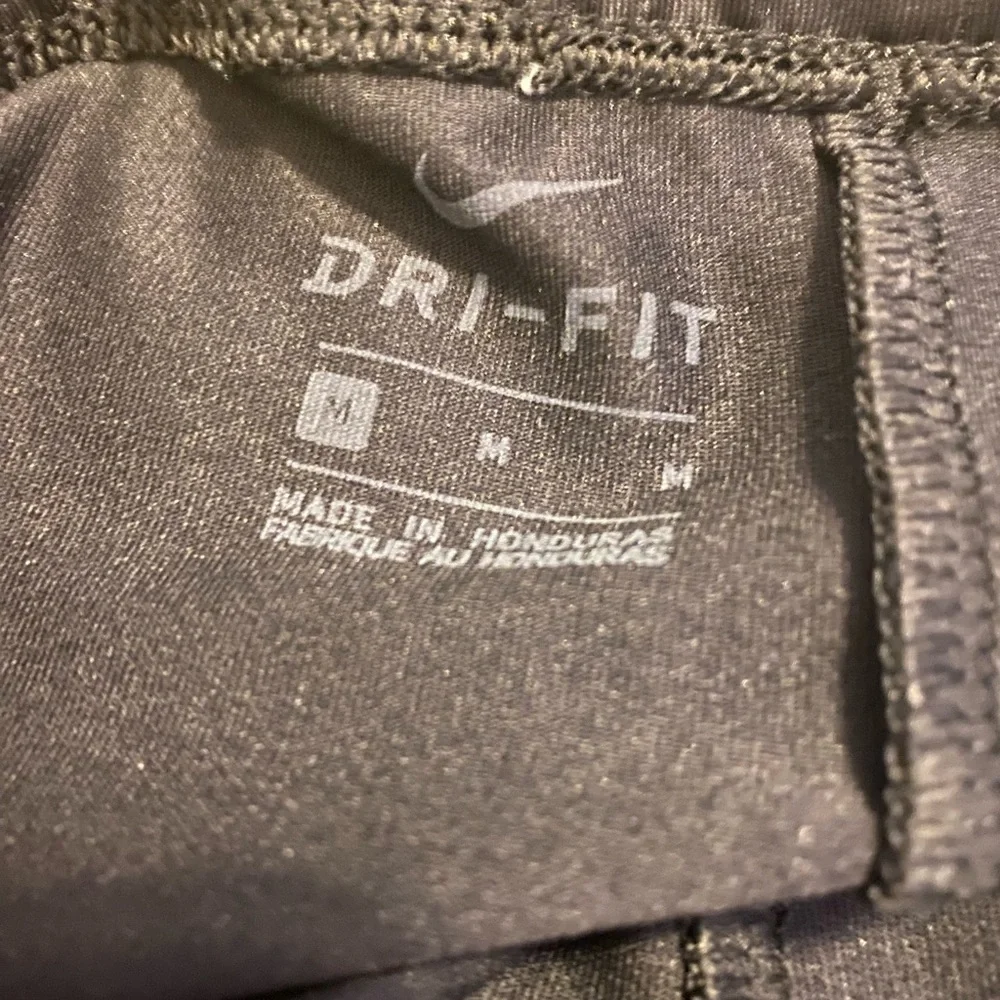black nike shorts size medium - Picture 3 of 4